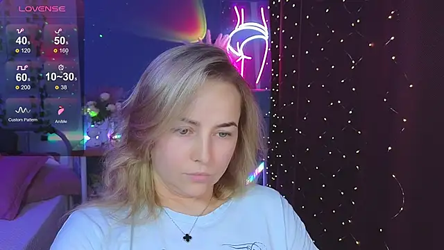 Mira_Mermayd live cam on StripChat