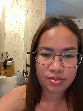 Ponthip live cam on StripChat
