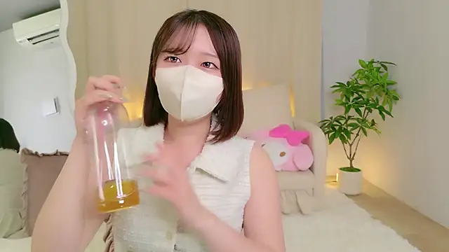 Saki_chanF live cam on StripChat