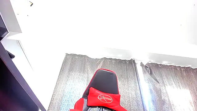 EmmaStward live cam on StripChat