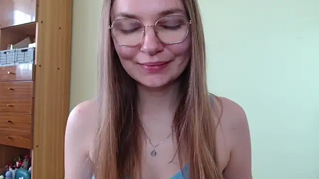 LooveELLYx webcam