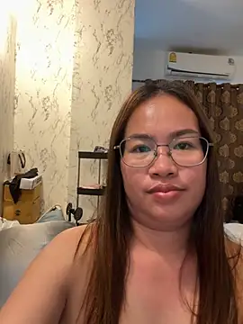 Ponthip live sex cam