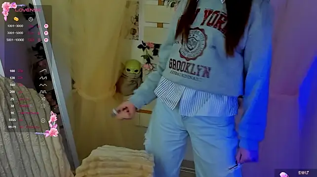 Bella_XO live cam on StripChat