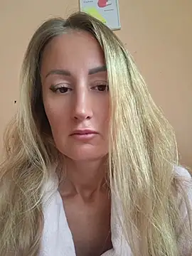 TinaKial live cam on StripChat