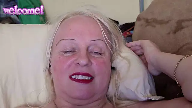 martachatte live cam on StripChat