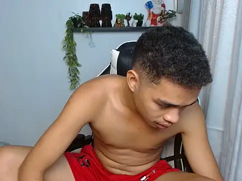 curlyasian_njxx live cam on StripChat