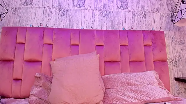 MelanyWeild webcam