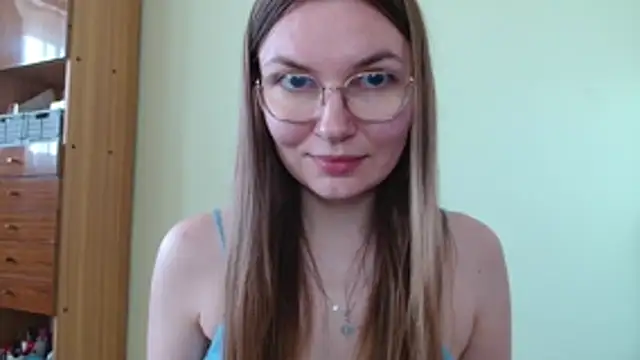 LooveELLYx webcam