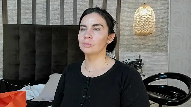Hannah_Cross webcam