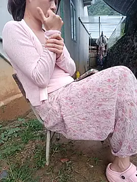 Linda-yiyi webcam