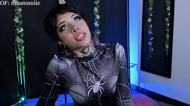 miss_tomie webcam