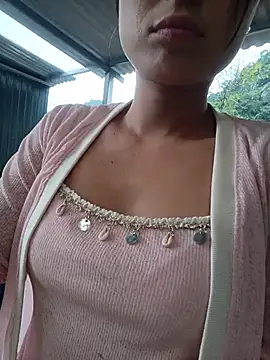 Linda-yiyi webcam