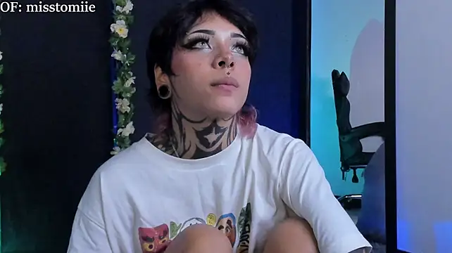 miss_tomie live cam on StripChat