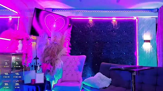 Queens_Wonders_Blonders webcam