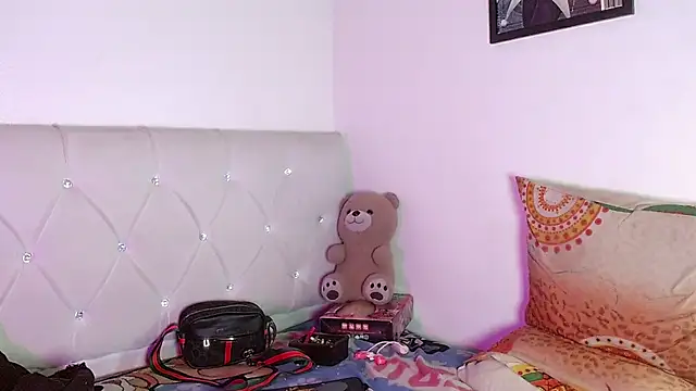 Angel_foxc13 live cam preview