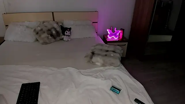 ScarlettJakobs webcam