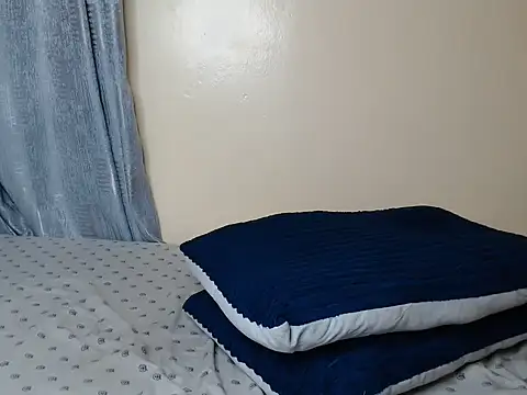 salliee_ live cam on StripChat