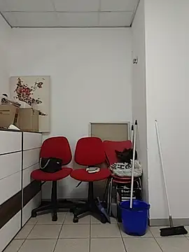 THATHAIRYTALLDUDE webcam