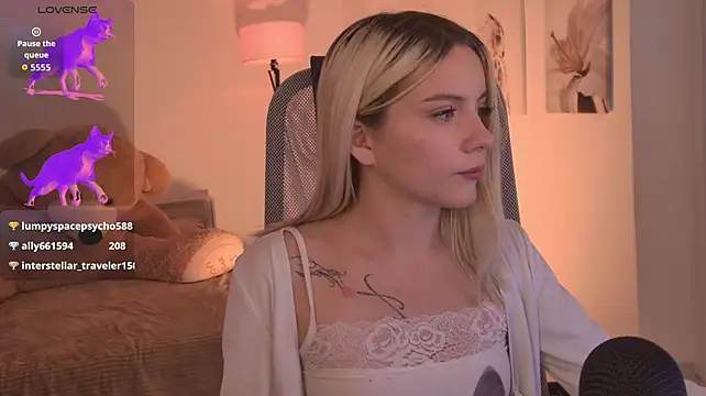 aurorawrenfield (F teen) - make me happy