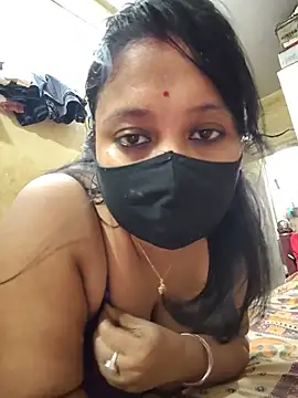 Curvy-Kamini webcam