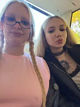 Elfi_InPublic webcam