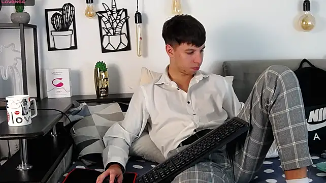 thomasedisonn (M twink) - #anal-toys #bisexuals #brunettes #cam2cam #cosplay #hd #jeans #jerk-off-instruction #middle-priced-privates #recordable-privates #recordable-publics #skinny #small-audience #student #studs #twinks #uncut #white