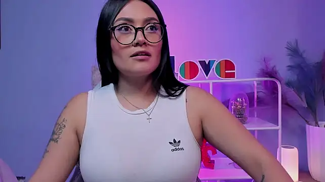 Ivonne_Noir webcam