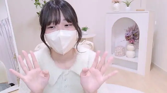 rira_pyon (F teen) - セーラーめくって谷間アップ♡上脱ぐね