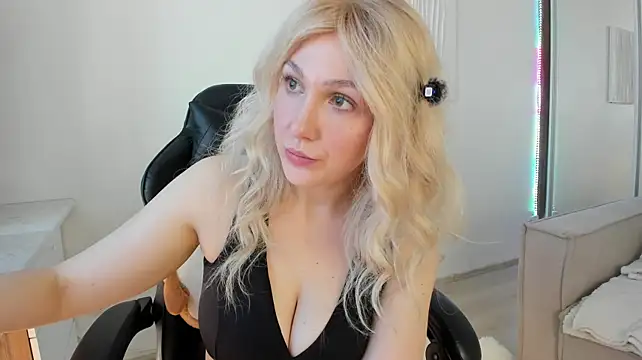 CarolMay 🤗 free naked chat