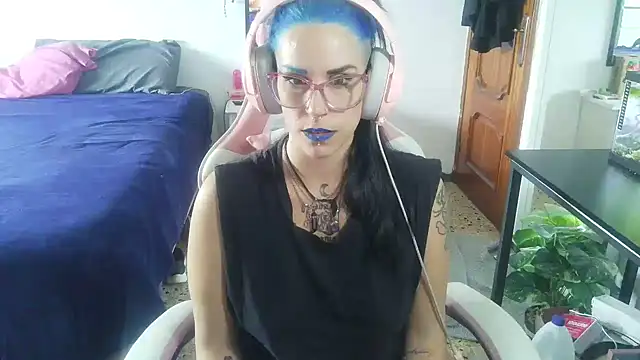 Itsblackrose666_ 🤜 free cam