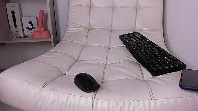 Aaron_Tate webcam