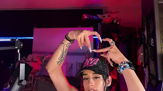 xoFrankie webcam