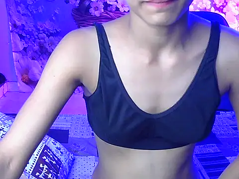Yours-Zoya webcam