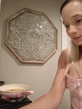 Chloe_StClaire webcam