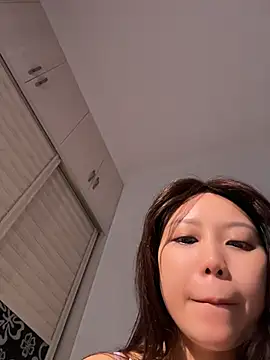 xiaoyizi20261 Live Webcam on Stripchat