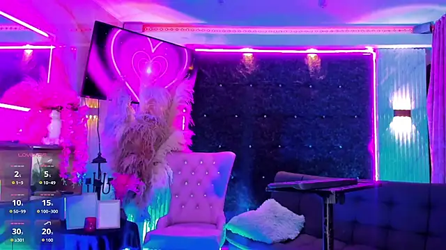 Queens_Wonders_Blonders webcam