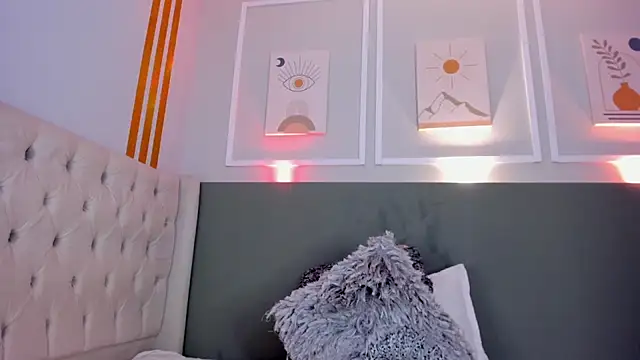 LilithAllenn webcam