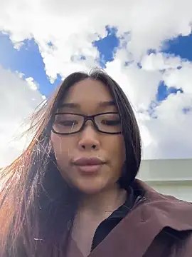 trytomakememoam webcam