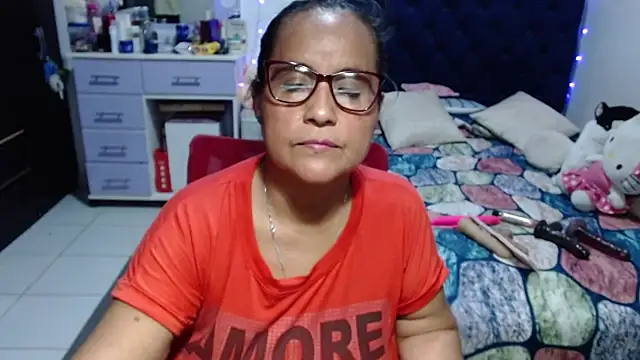 pervert_mommy_ live cam on StripChat