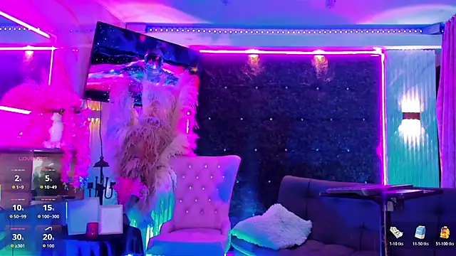 Queens_Wonders_Blonders webcam