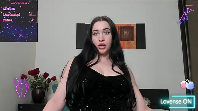 GoldenLunaa webcam