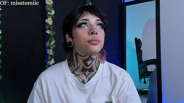 miss_tomie webcam
