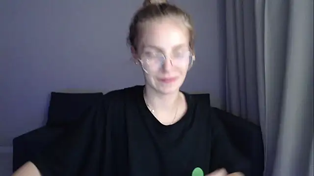 HitGyrl webcam