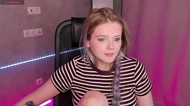 Alisa_Allison webcam