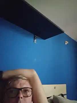 blondeboy92 webcam