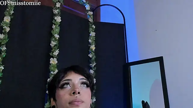 miss_tomie live cam on StripChat