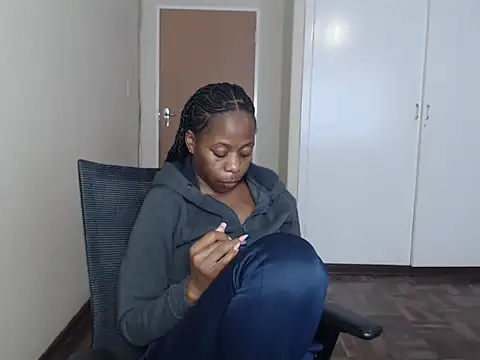 QUEENMANDYY