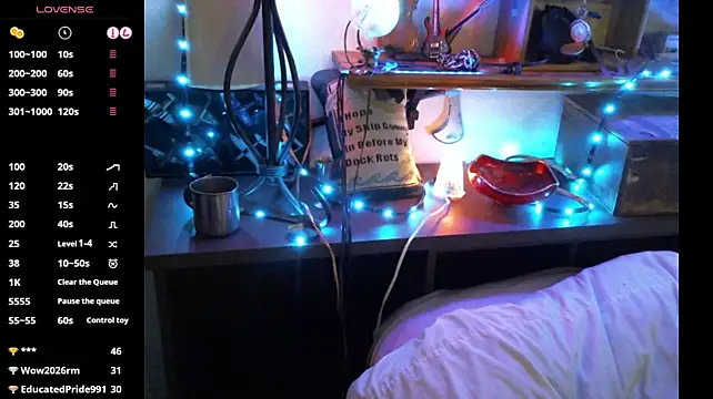 Pussyeat2please live cam