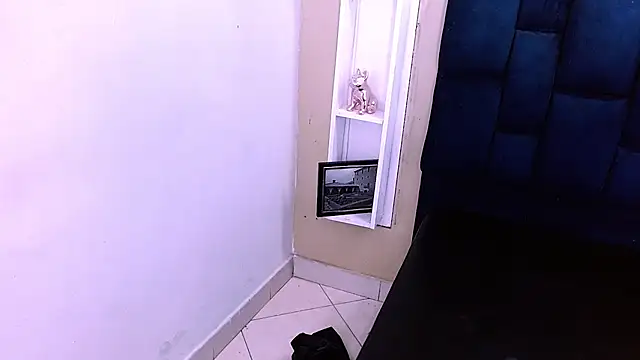 GoldenBoy_23 webcam