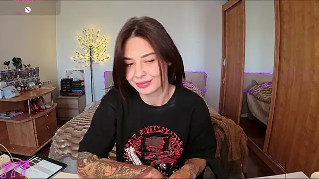 LilCamomile webcam